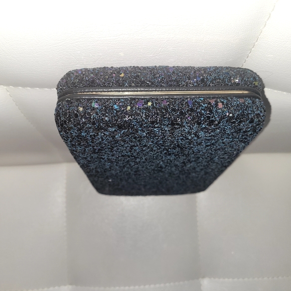 Clutch - Picture 3 of 7